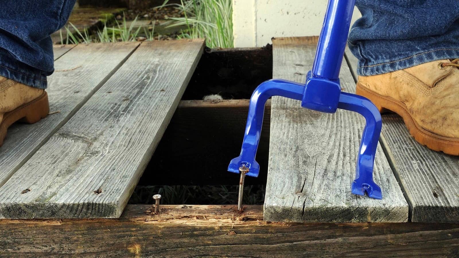 Remove Decking with Ease by Using the Wrecking Claw Demolition Tool